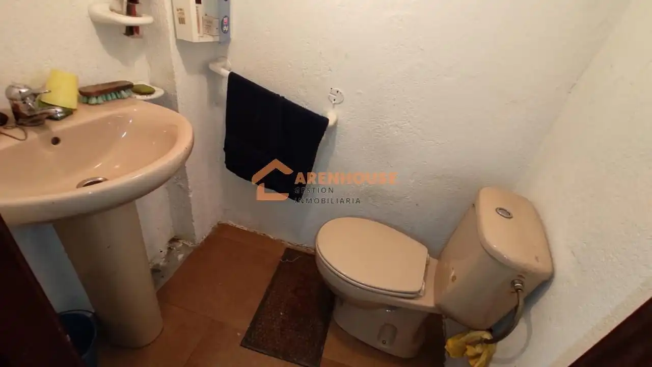 Bany de Casa o xalet en venda en Punxín amb Jardí privat, Traster i Moblat