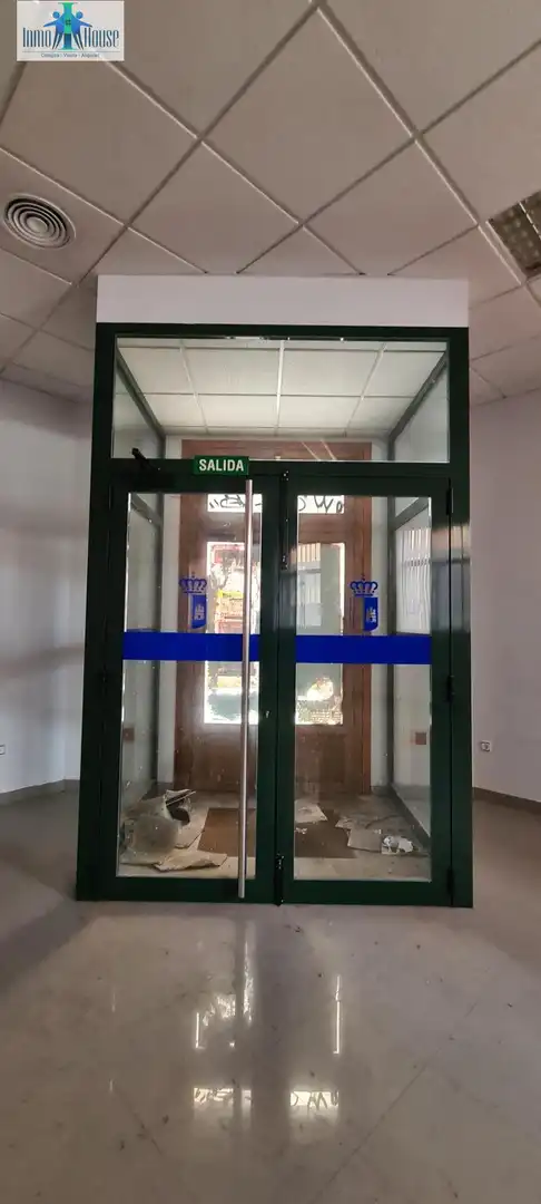 Gebäude zur Miete in Albacete