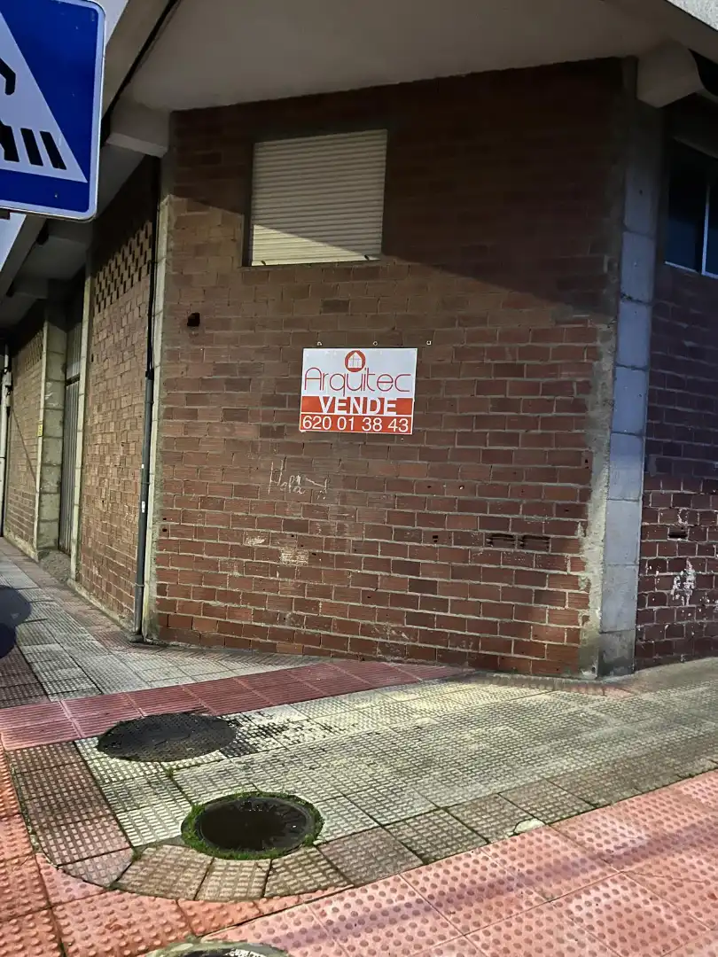 Vista exterior de Local en venta en Carballo