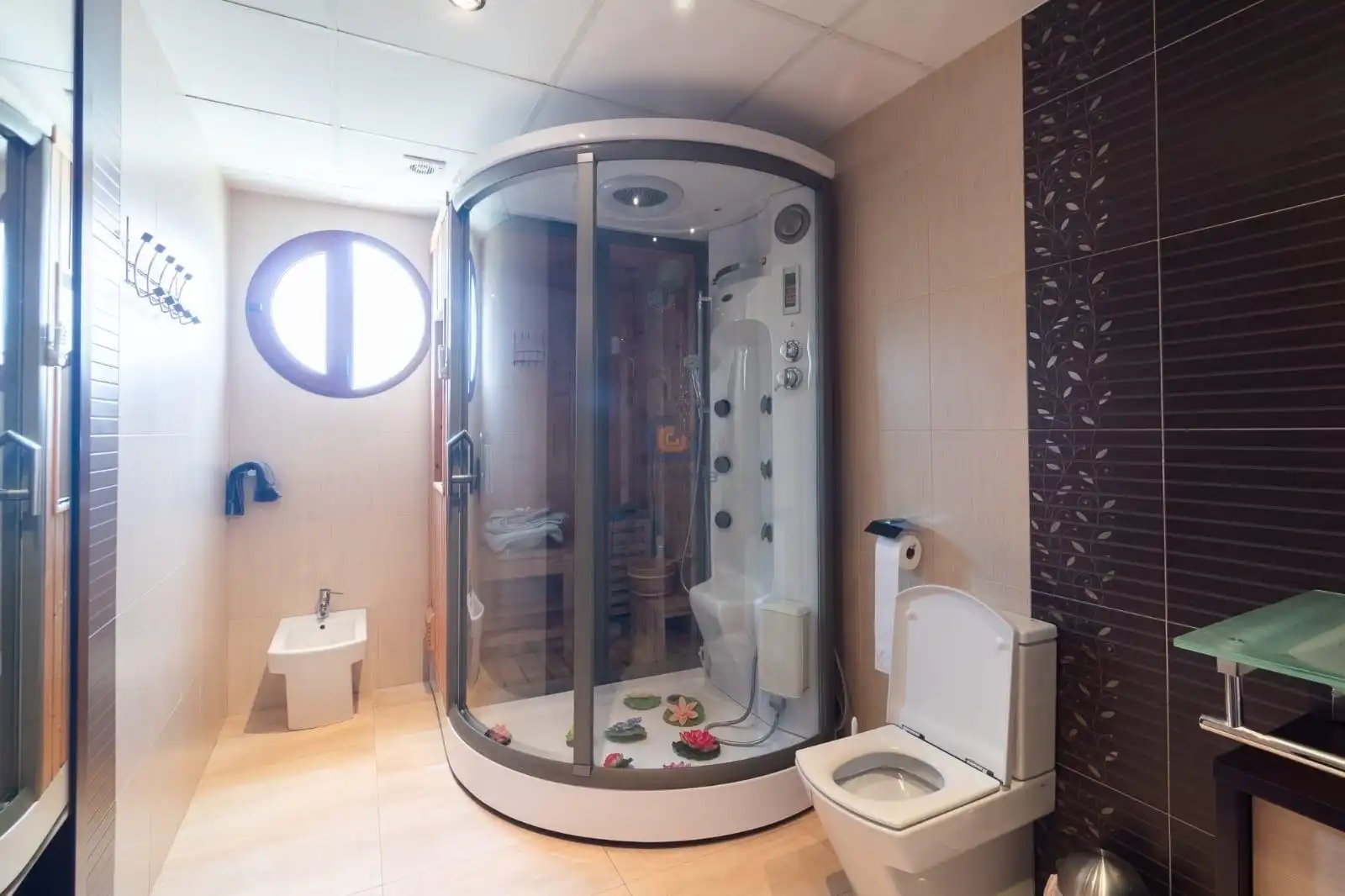 Badezimmer von Haus oder Chalet zum Verkauf in Beniatjar mit Privatgarten, Terrasse und Abstellraum