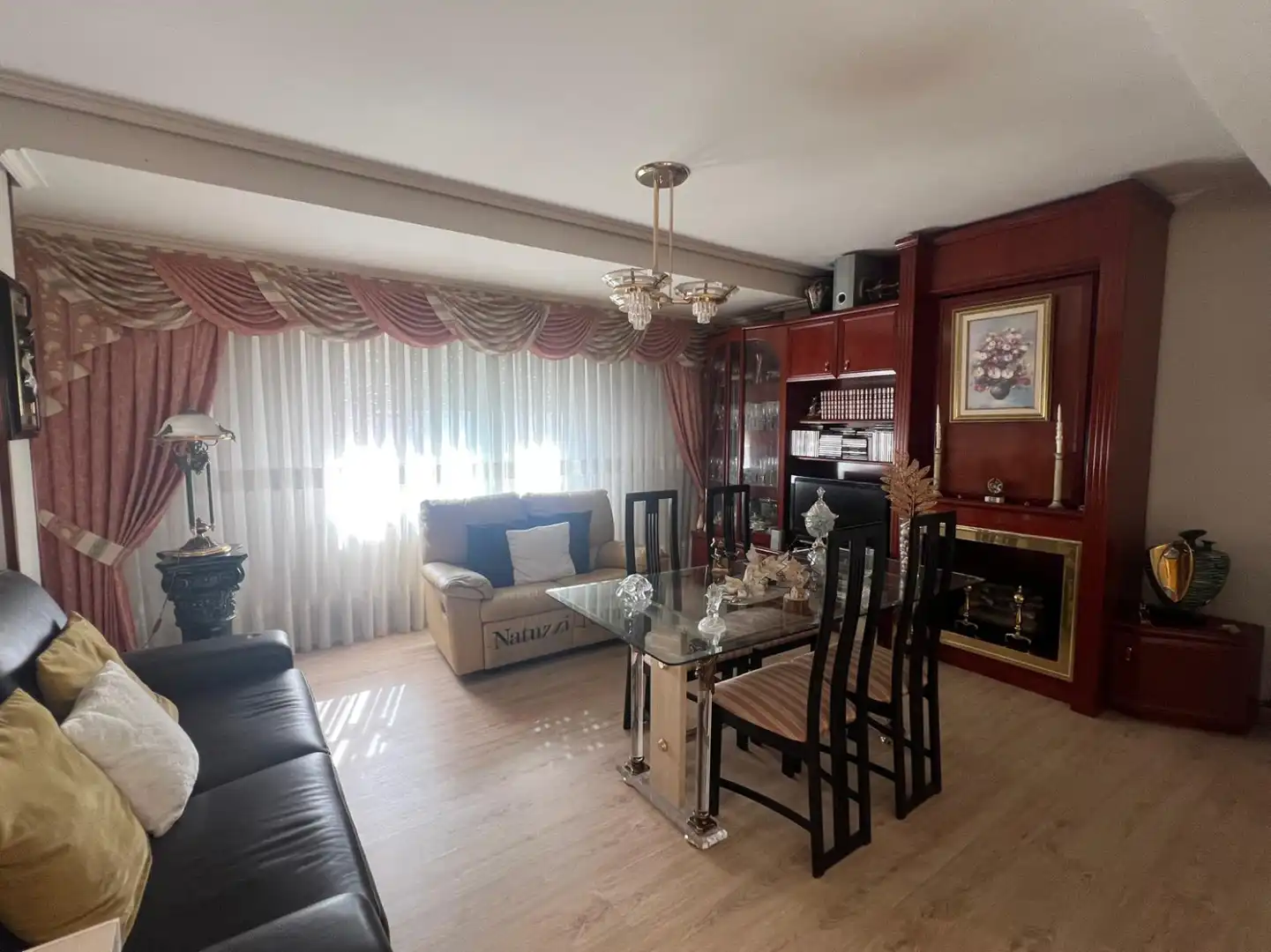 Sala de estar de Piso en venta en  Logroño con Calefacción, Trastero y Balcón