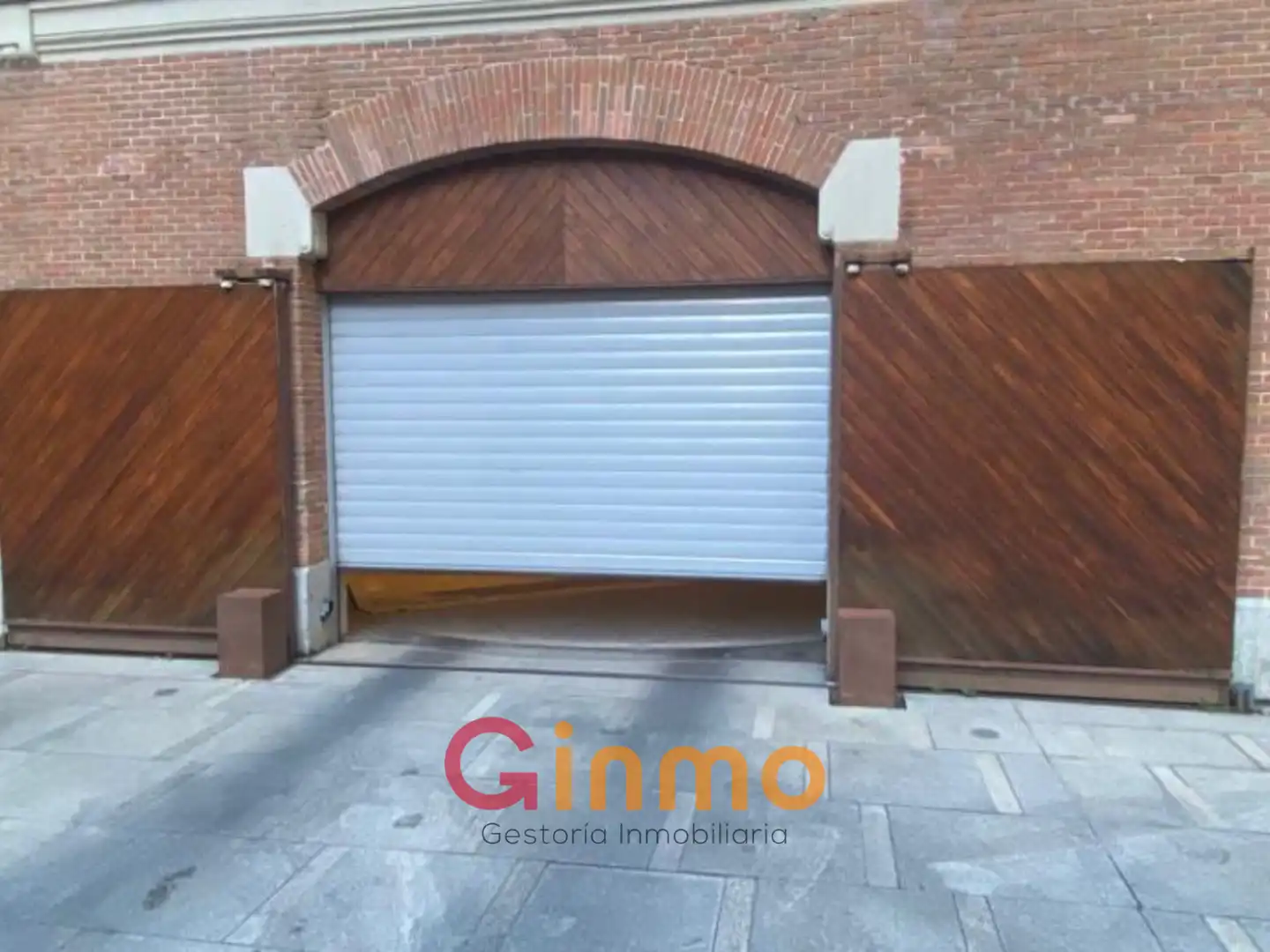 Vista exterior de Garaje en venta en Madrid con Alarma