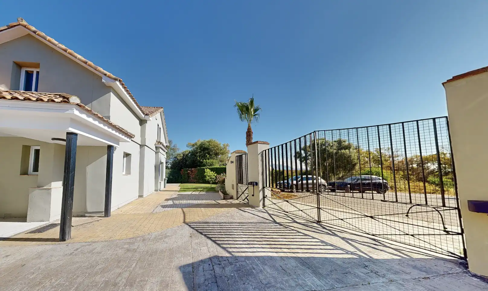 Vista exterior de Casa o chalet en venta en Sotogrande con Aire acondicionado, Jardín privado y Terraza