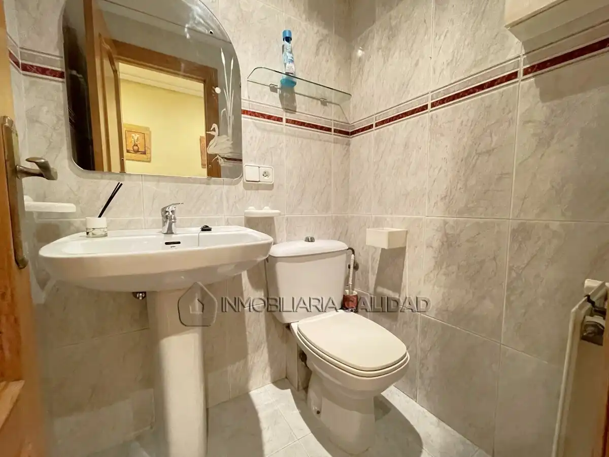 Bathroom of Flat for rent in Burgos  with Heating, Terrace and Furnished