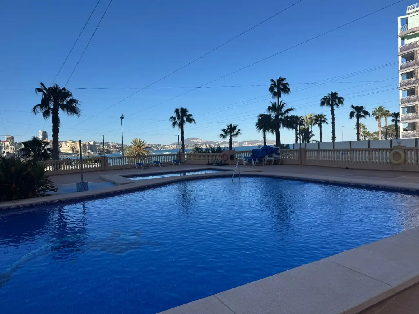 Piscina de Apartamento en venta en Calpe / Calp con Aire acondicionado, Trastero y Piscina
