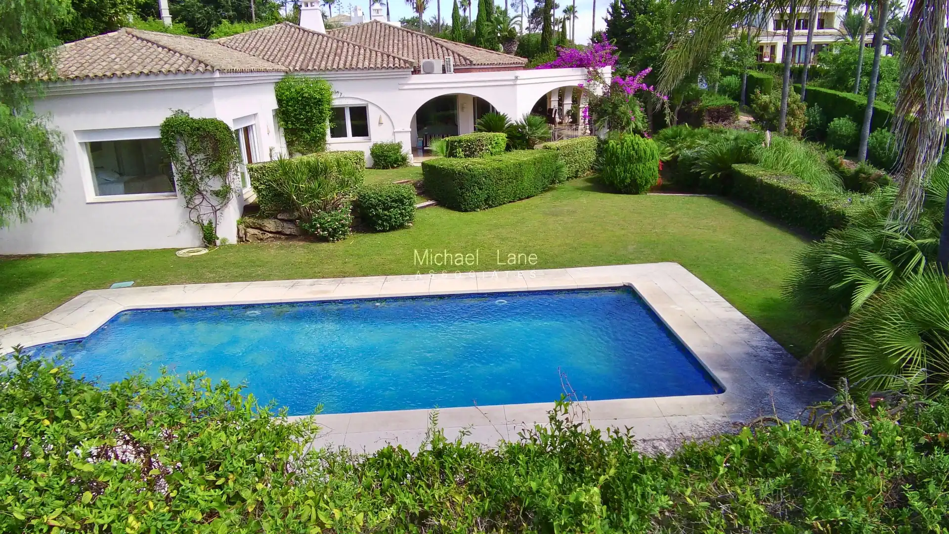 Garten von Haus oder Chalet zum Verkauf in Sotogrande mit Privatgarten, Terrasse und Schwimmbad