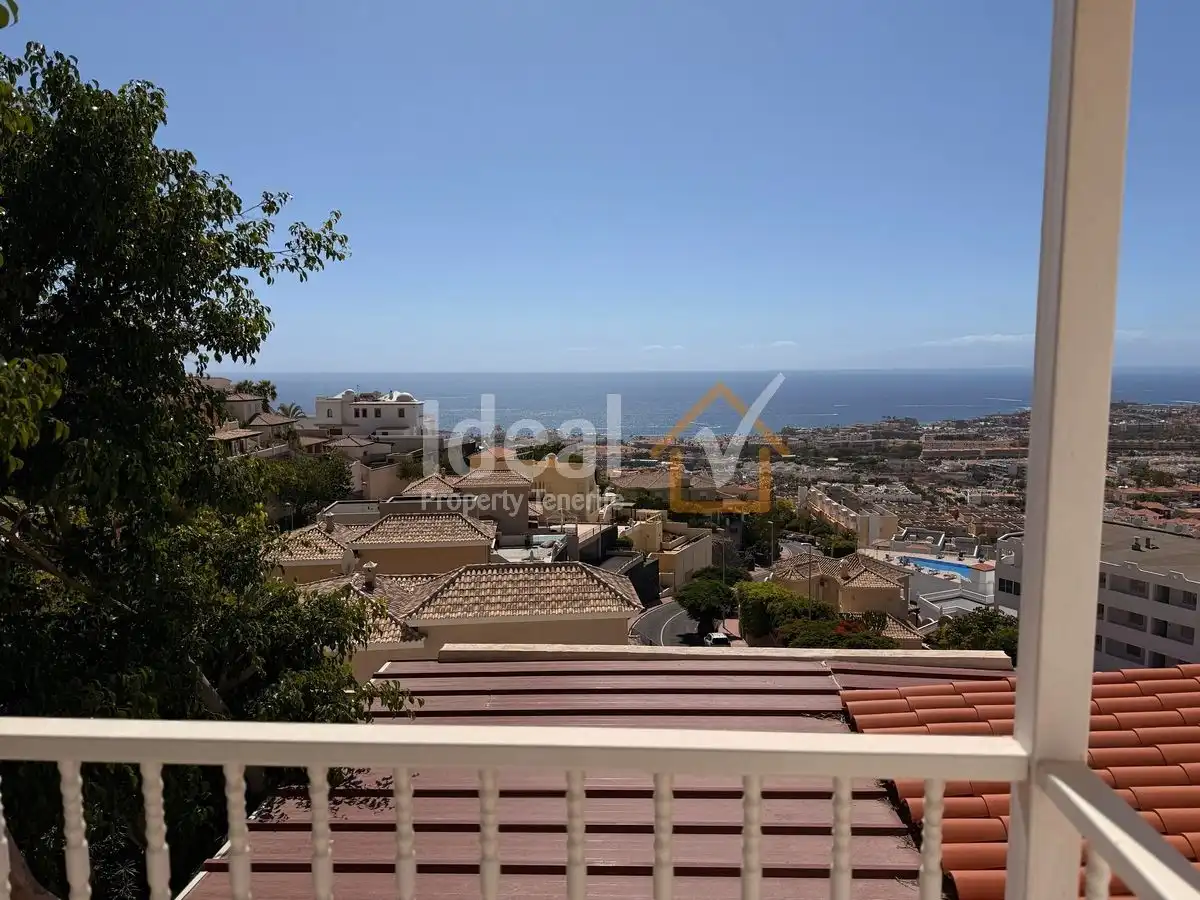 Detached house with pool for sale in Costa Adeje, imagen 4