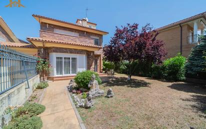 Jardí de Casa o xalet en venda en Villanueva de la Cañada amb Aire condicionat, Calefacció i Balcó