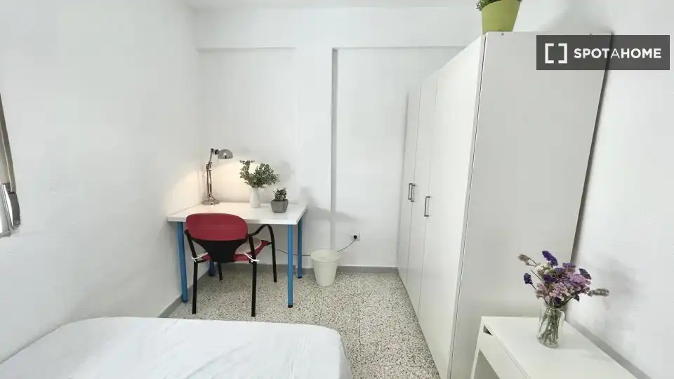 Habitación en Triana Oeste