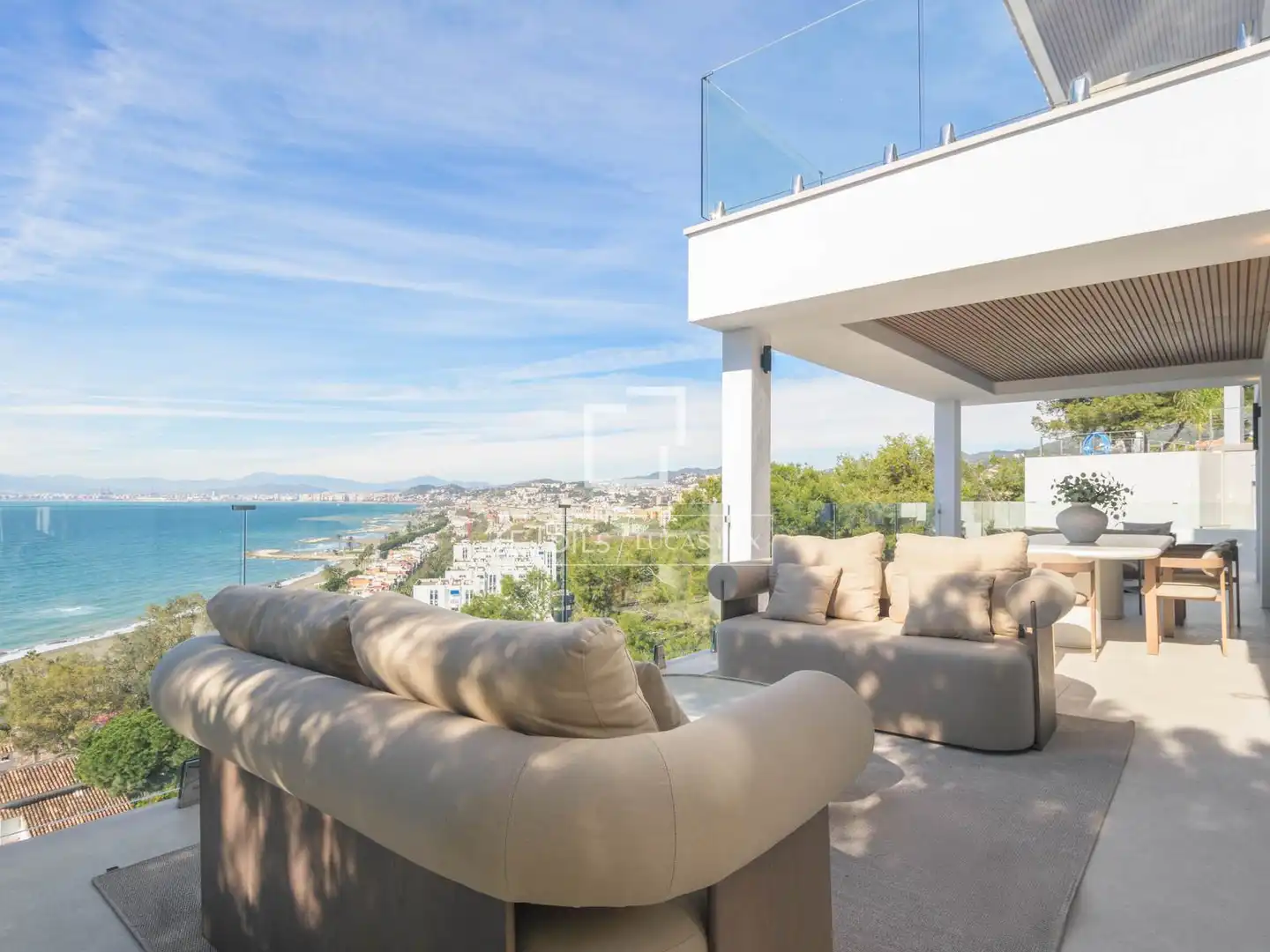 Terrassa de Casa o xalet en venda en Málaga amb Aire condicionat, Jardí privat i Traster