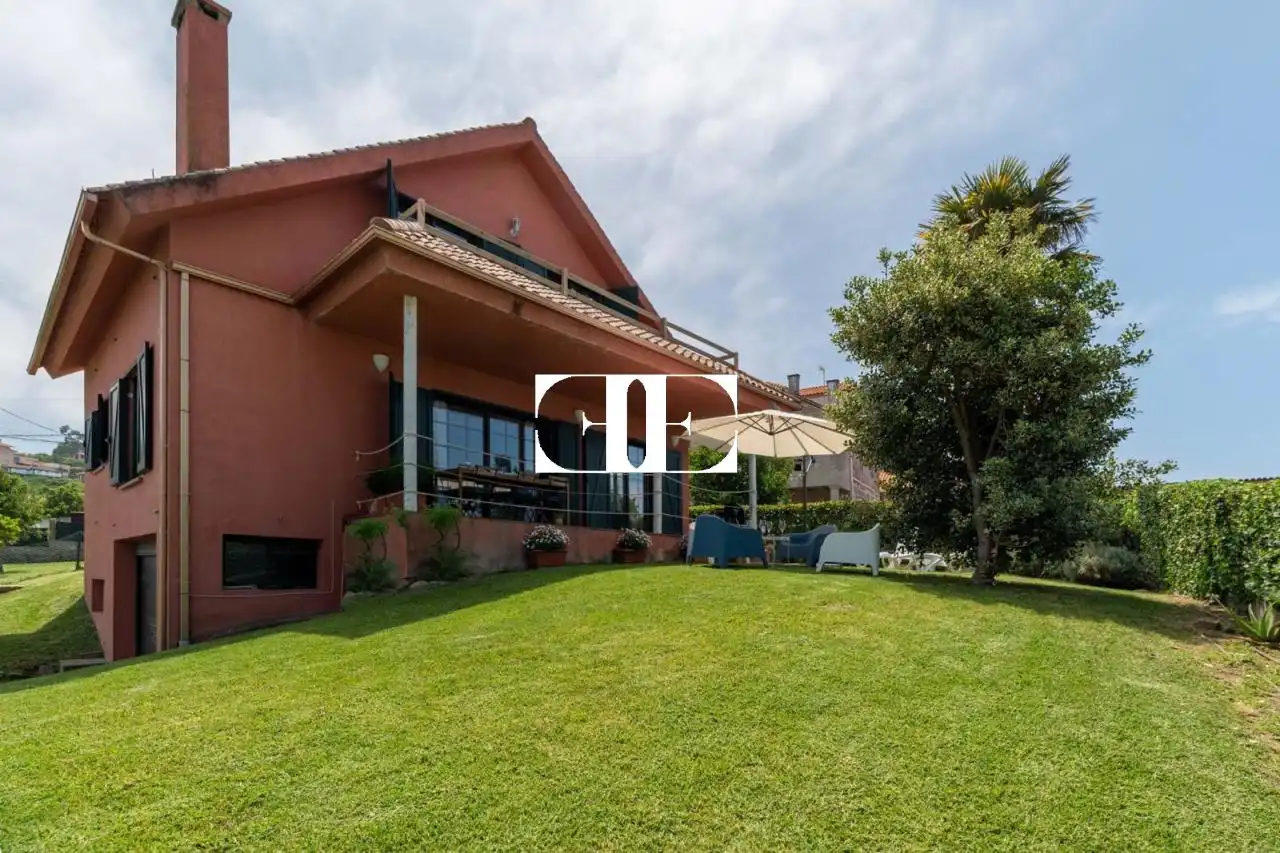 Jardí de Casa o xalet de lloguer en Vigo  amb Calefacció, Jardí privat i Moblat