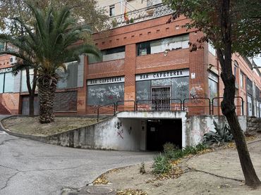 Individuel avec ascenseur à vendre à Avenida del Ejército 32