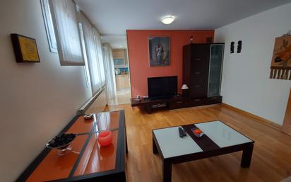 Living room of Flat for sale in Villamediana de Iregua  with Heating, Parquet flooring and Storage room