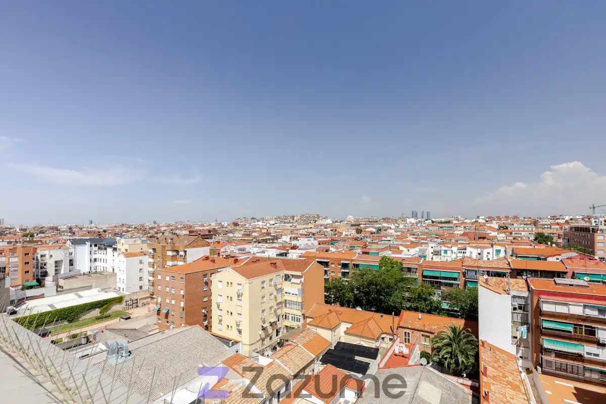 Vista exterior de Piso de alquiler en Madrid con Aire acondicionado, Calefacción y Piscina