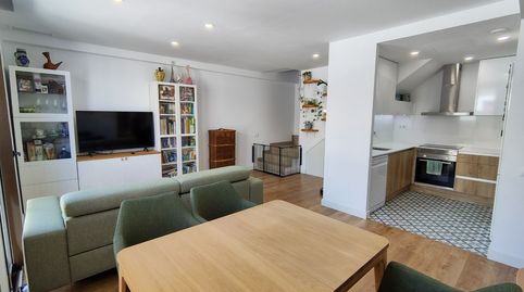 ÁTICO CON GRAN TERRAZA, PARKING Y TRASTERO – OBRA SEMINUEVA 