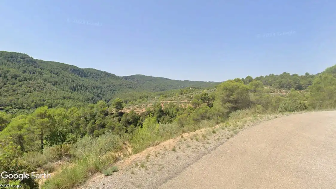 Land for sale in Quesa