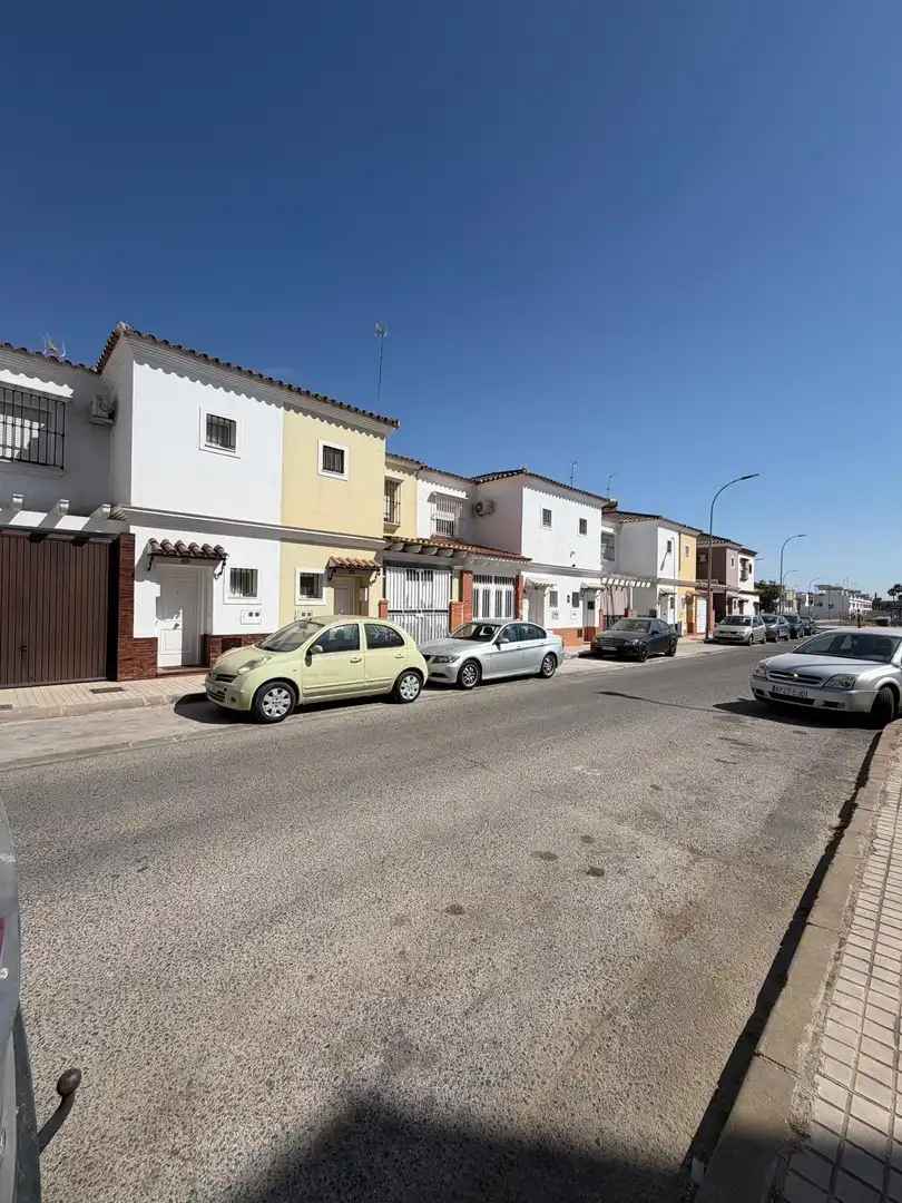 Vista exterior de Casa o chalet en venta en Utrera