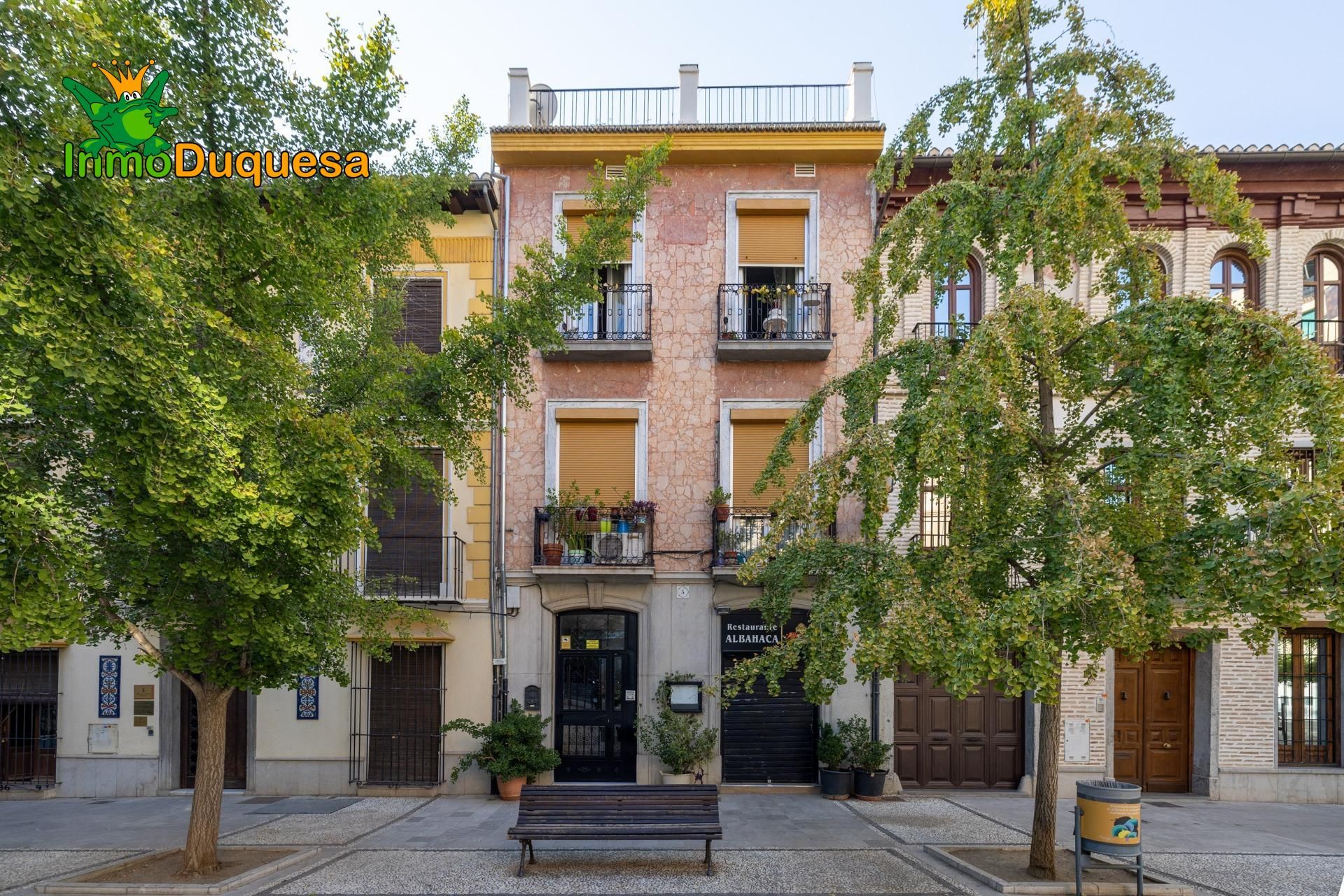 Exterior view of Building for sale in  Granada Capital