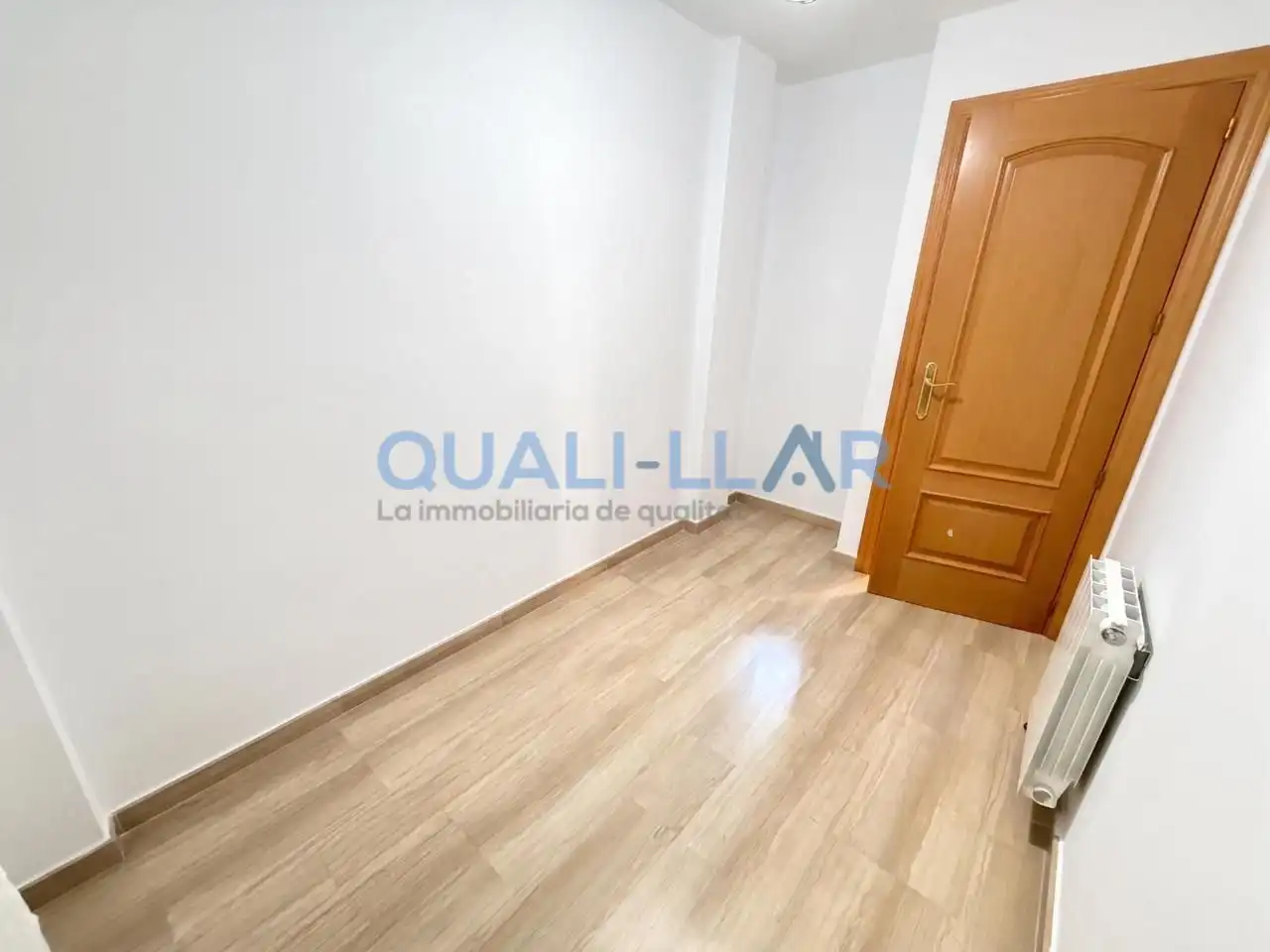 Habitación de Piso en venta en Cornellà de Llobregat con Aire acondicionado, Calefacción y Parquet