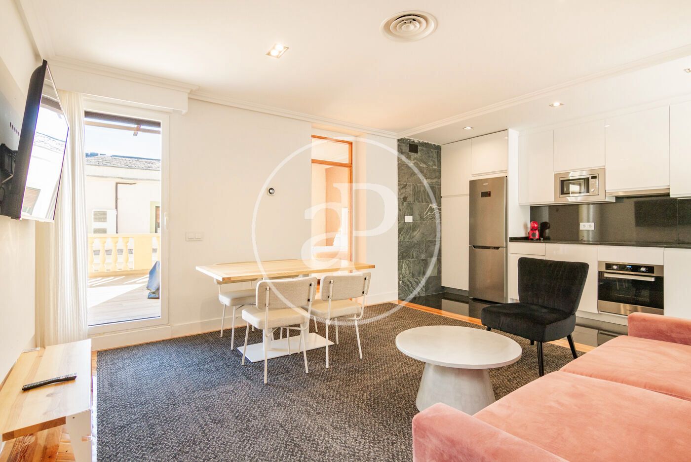 Exterior view of Attic to rent in  Madrid Capital  with Air Conditioner, Heating and Terrace