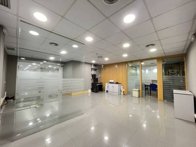 Local comercial en Alquiler en Regàs en Sant Gervasi- Galvany