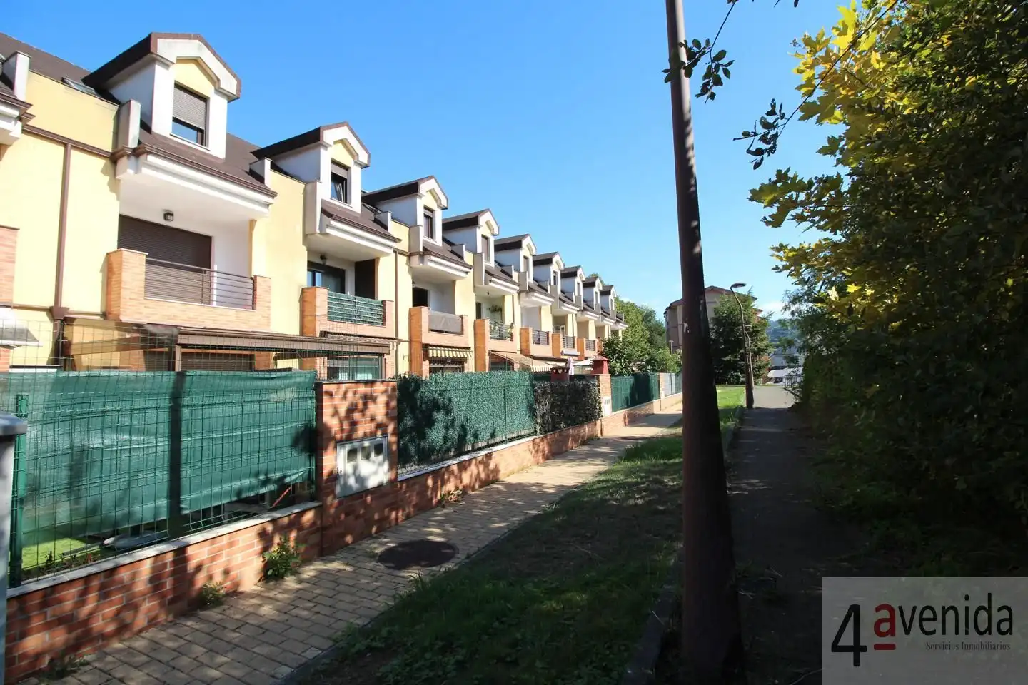 Vista exterior de Casa adosada en venta en Gijón  con Calefacción y Terraza