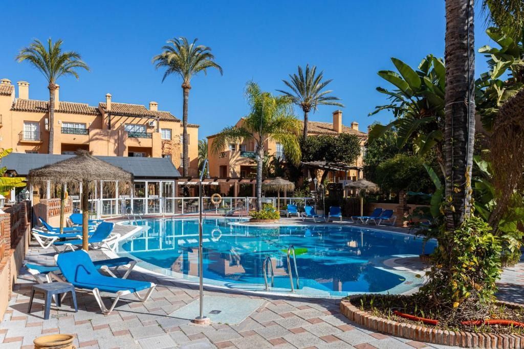 Swimming pool of Apartment to rent in Mijas  with Air Conditioner, Private garden and Terrace