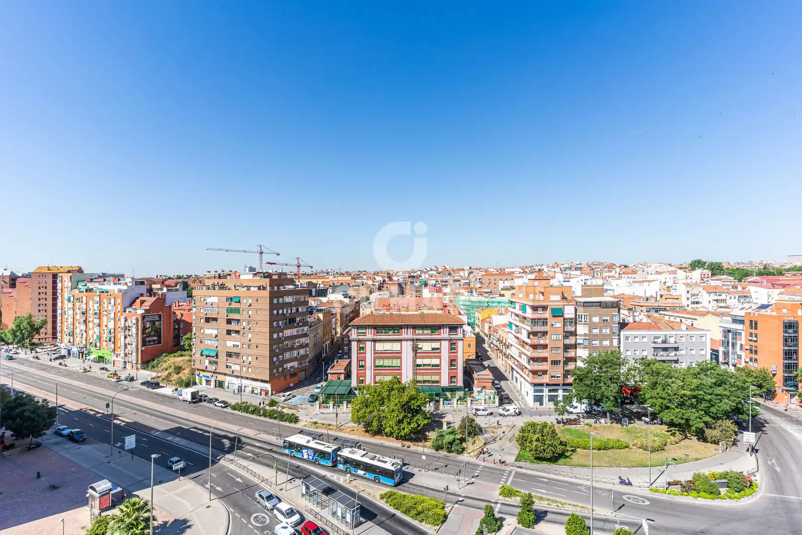 Vista exterior de Pis en venda en Madrid amb Calefacció i Balcó