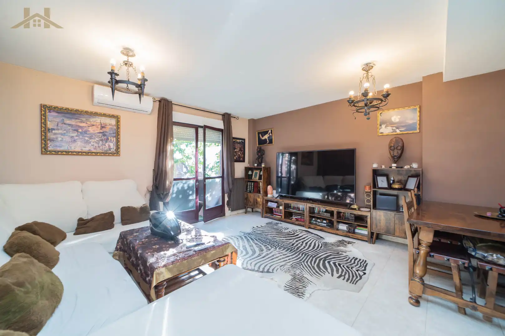 Sala d'estar de Dúplex en venda en Sevilla la Nueva amb Aire condicionat, Calefacció i Terrassa