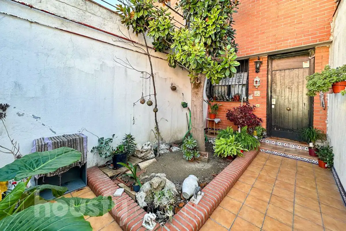 Detached homes for sale in Calle del Grabado, Sector 3