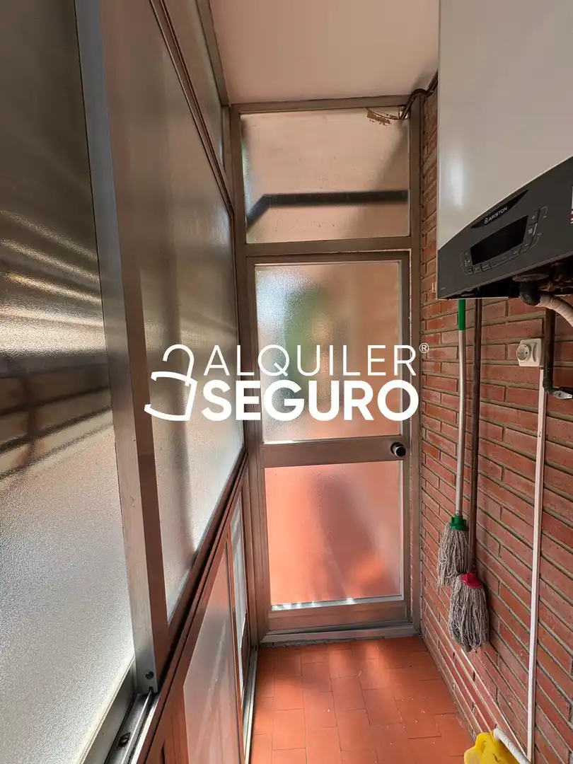 Flat for rent in Madrid  with Heating, Terrace and Furnished