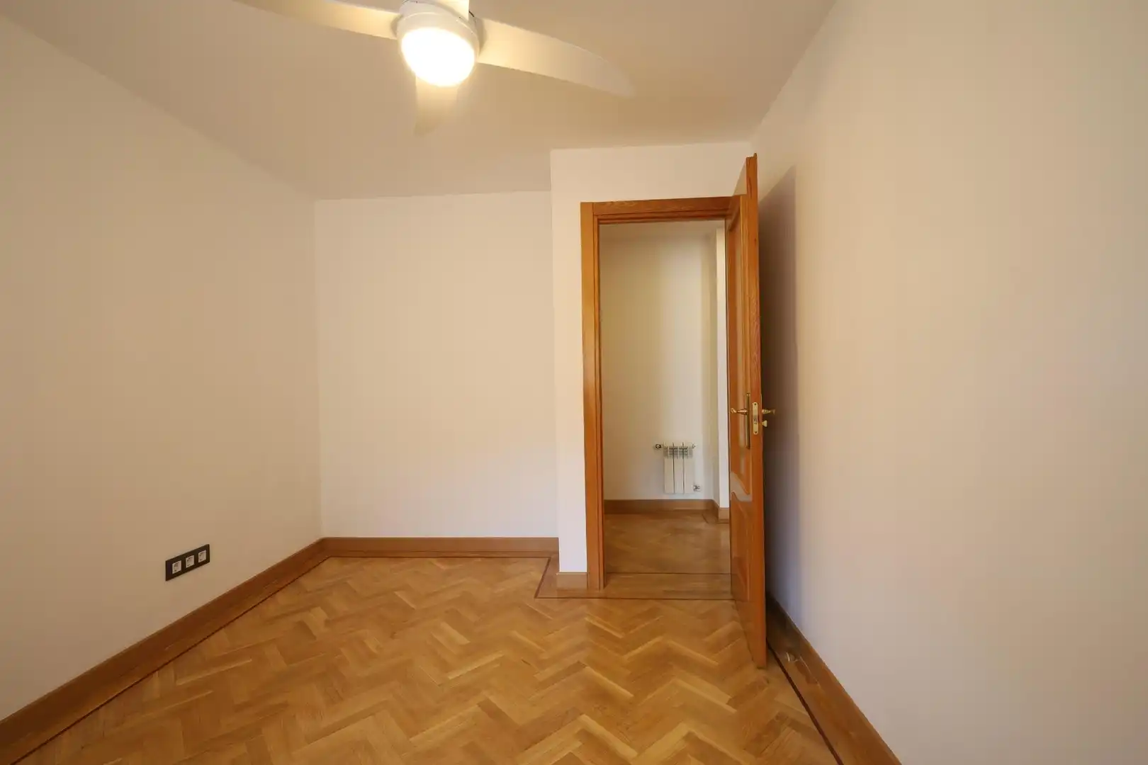 Habitación de Piso de alquiler en Madrid con Calefacción, Jardín privado y Terraza