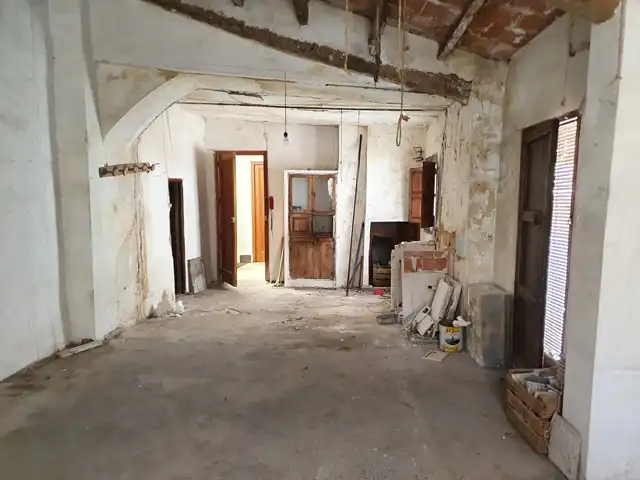 Casa adosada en venda en Castellnovo amb Terrassa, Traster i Balcó