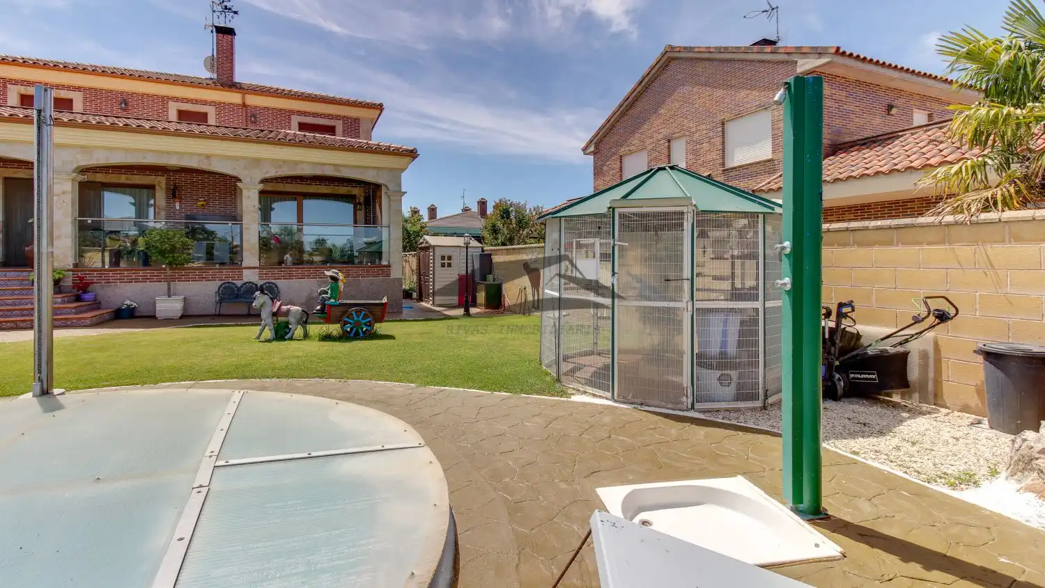 Detached house with pool for sale in Puente romano, imagen 2