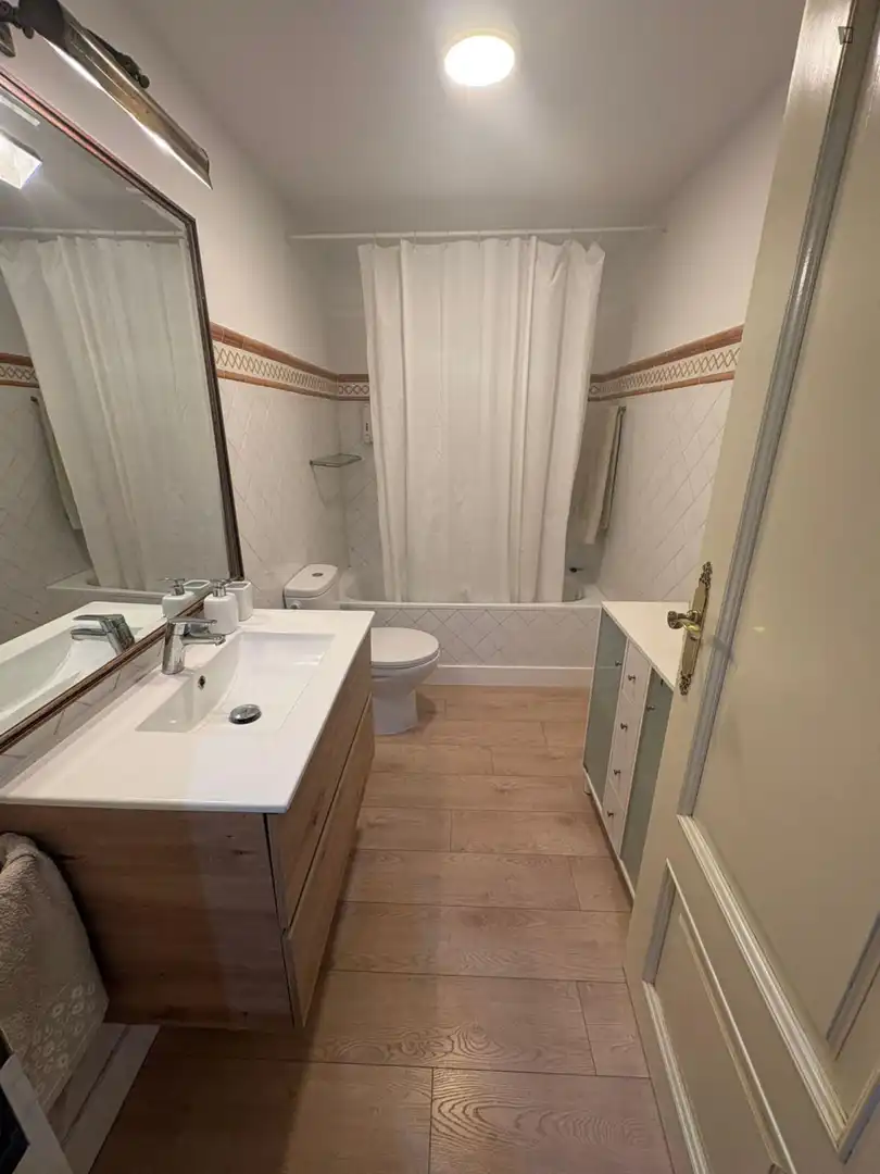 Baño de Apartamento de alquiler en Valencia con Aire acondicionado y Amueblado