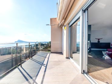 Flat with pool for sale in Mascarat