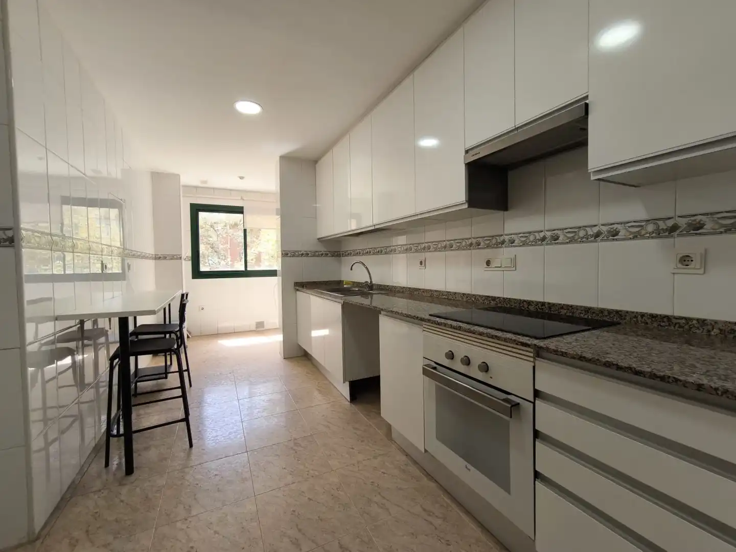 Cuina de Pis en venda en Murcia amb Aire condicionat, Calefacció i Terrassa