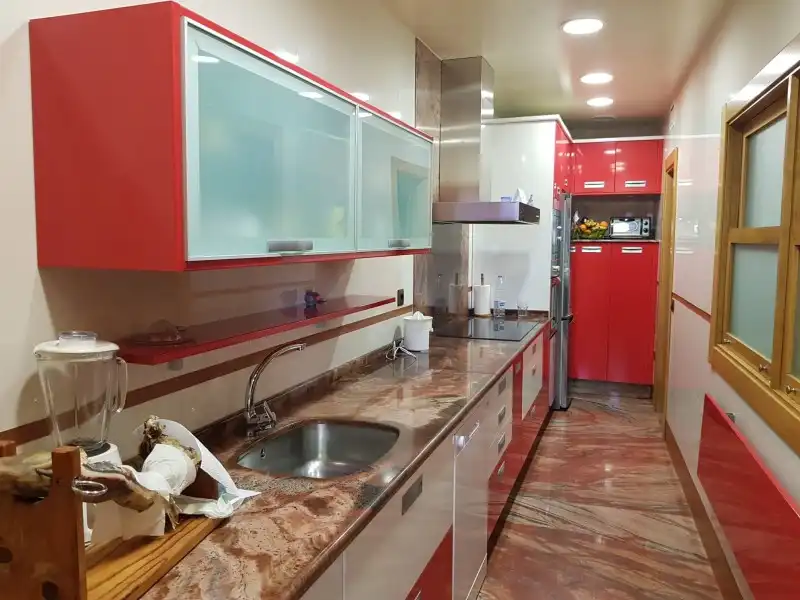 Cuina de Casa o xalet en venda en Tejeda de Tiétar amb Aire condicionat, Calefacció i Jardí privat