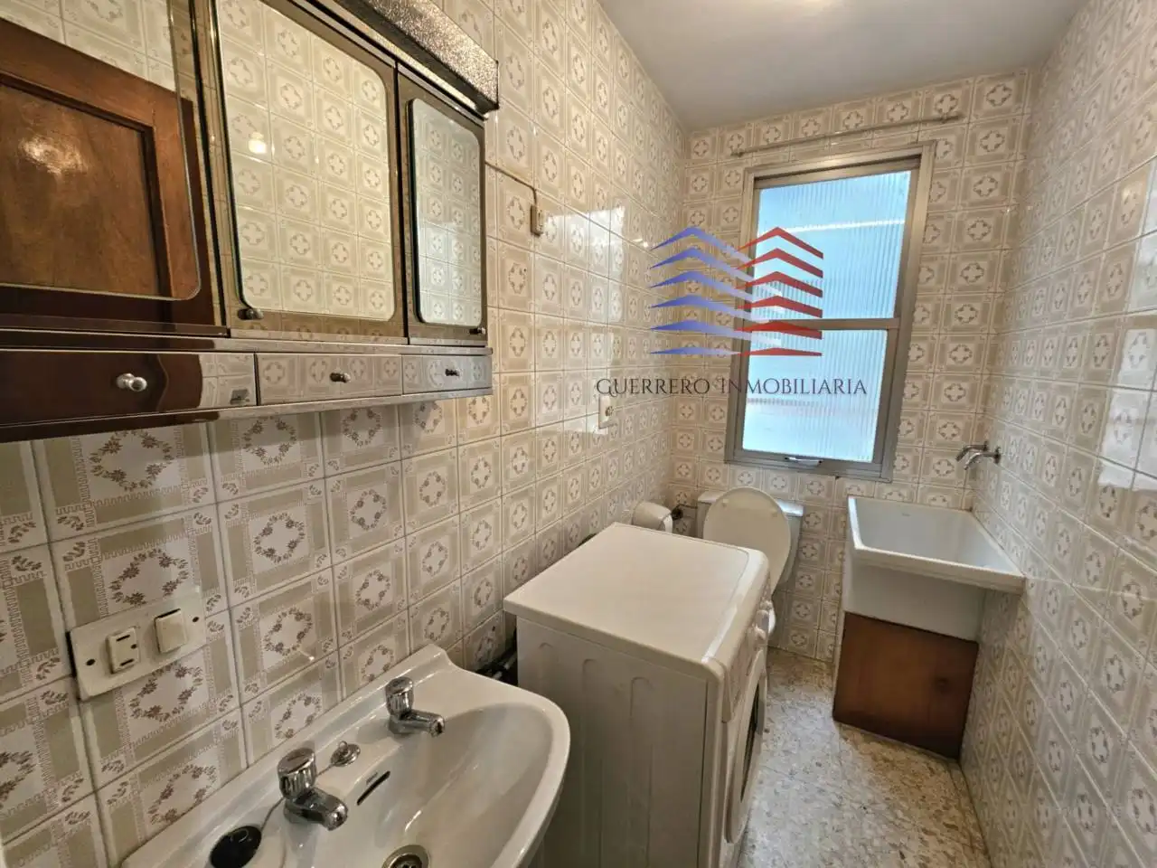 Bathroom of Flat for rent in Ourense Capital   with Heating, Furnished and Balcony
