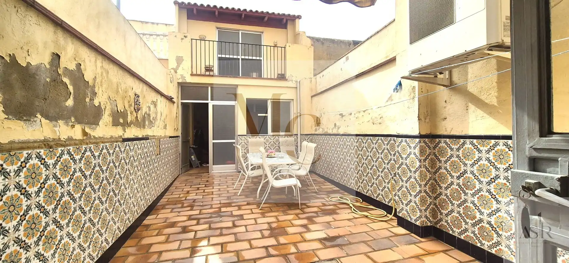 Terrace of Houses for sale in Silla  with Storage room