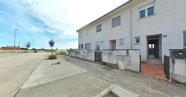 Exterior view of Single-family semi-detached for sale in Pozaldez  with Terrace