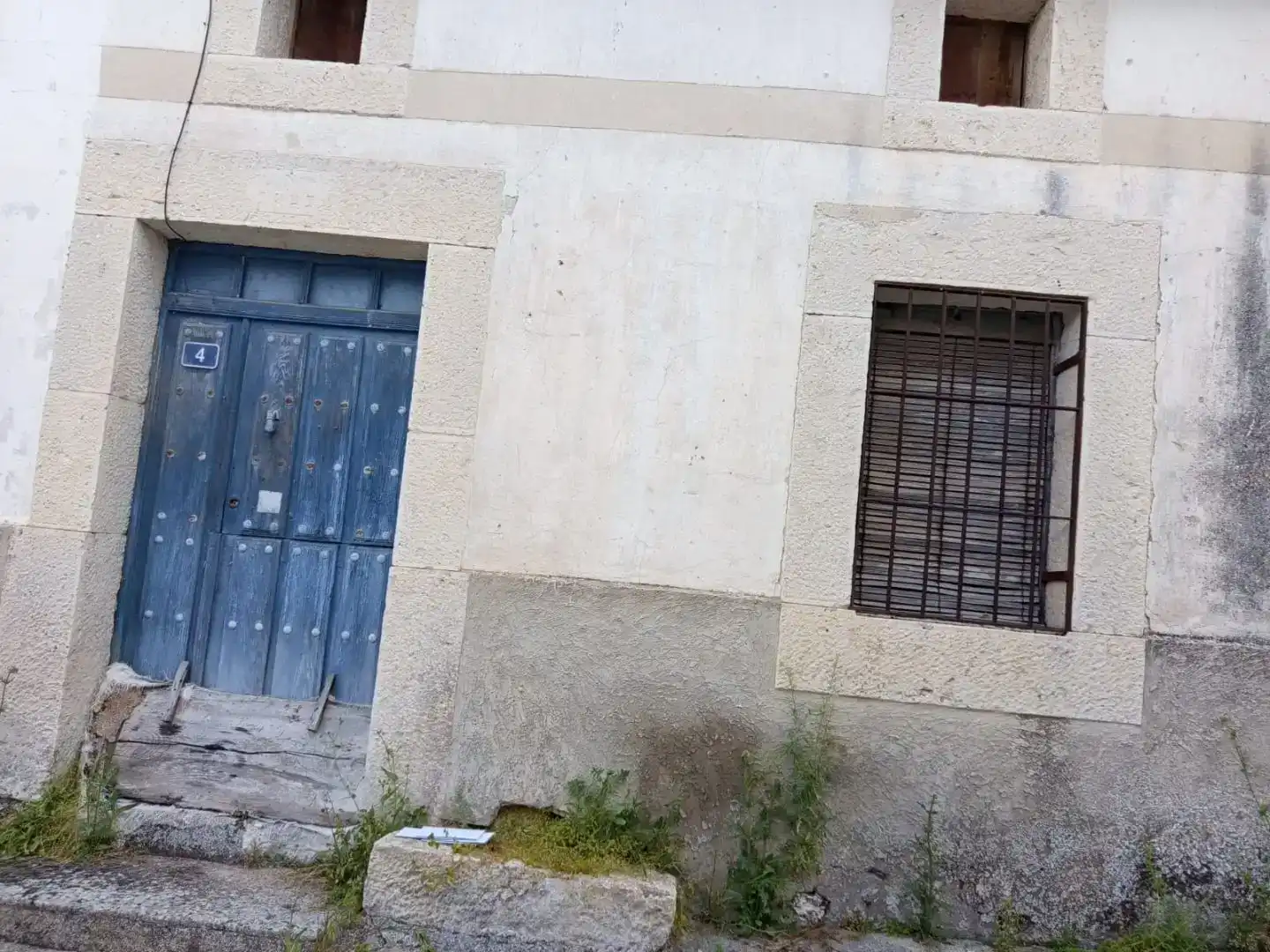 Vista exterior de Planta baja en venta en Cuéllar