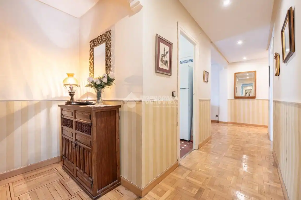 Piso en venta en Madrid con Calefacción, Parquet y Balcón