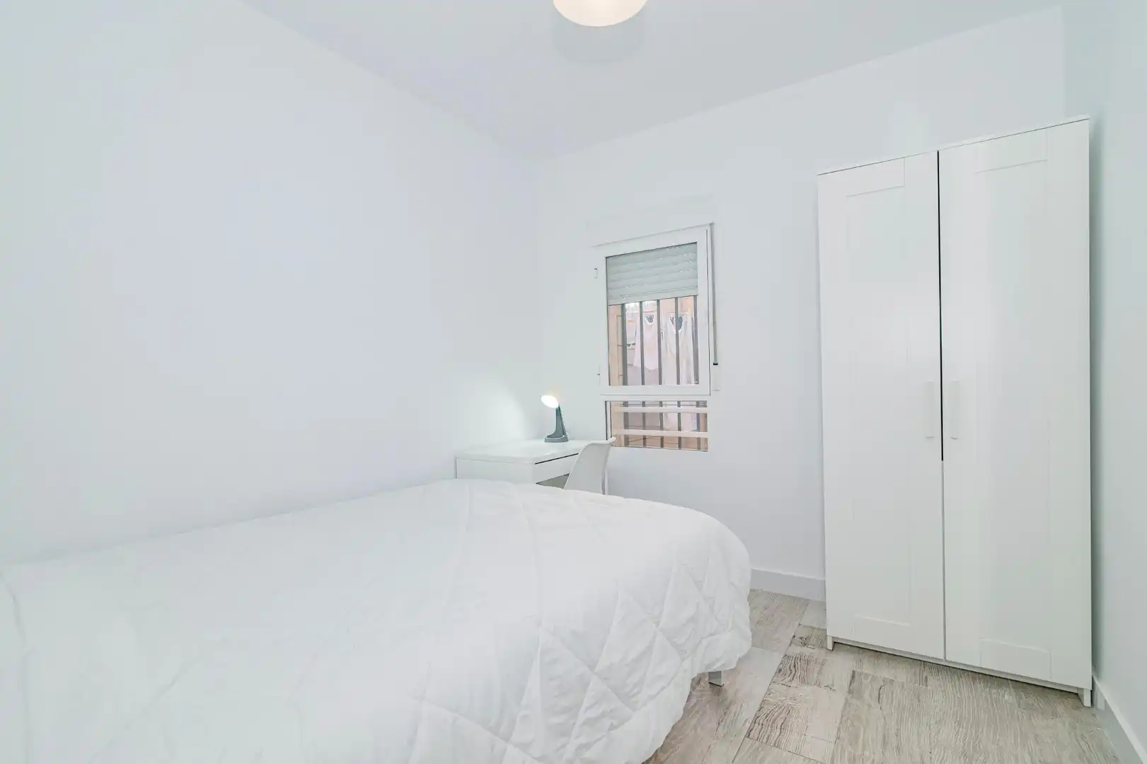 Bedroom of Flat for sale in Granada  with Air Conditioner, Private garden and Terrace