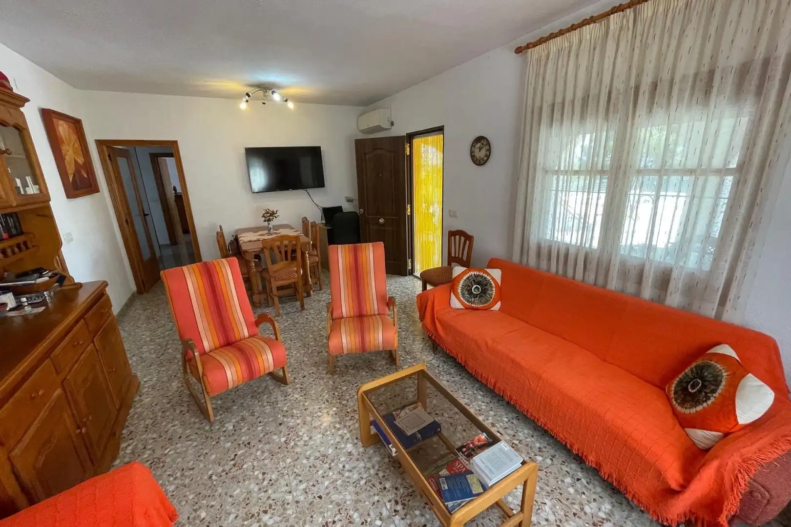 Sala d'estar de Casa o xalet en venda en Elche / Elx amb Aire condicionat, Calefacció i Jardí privat