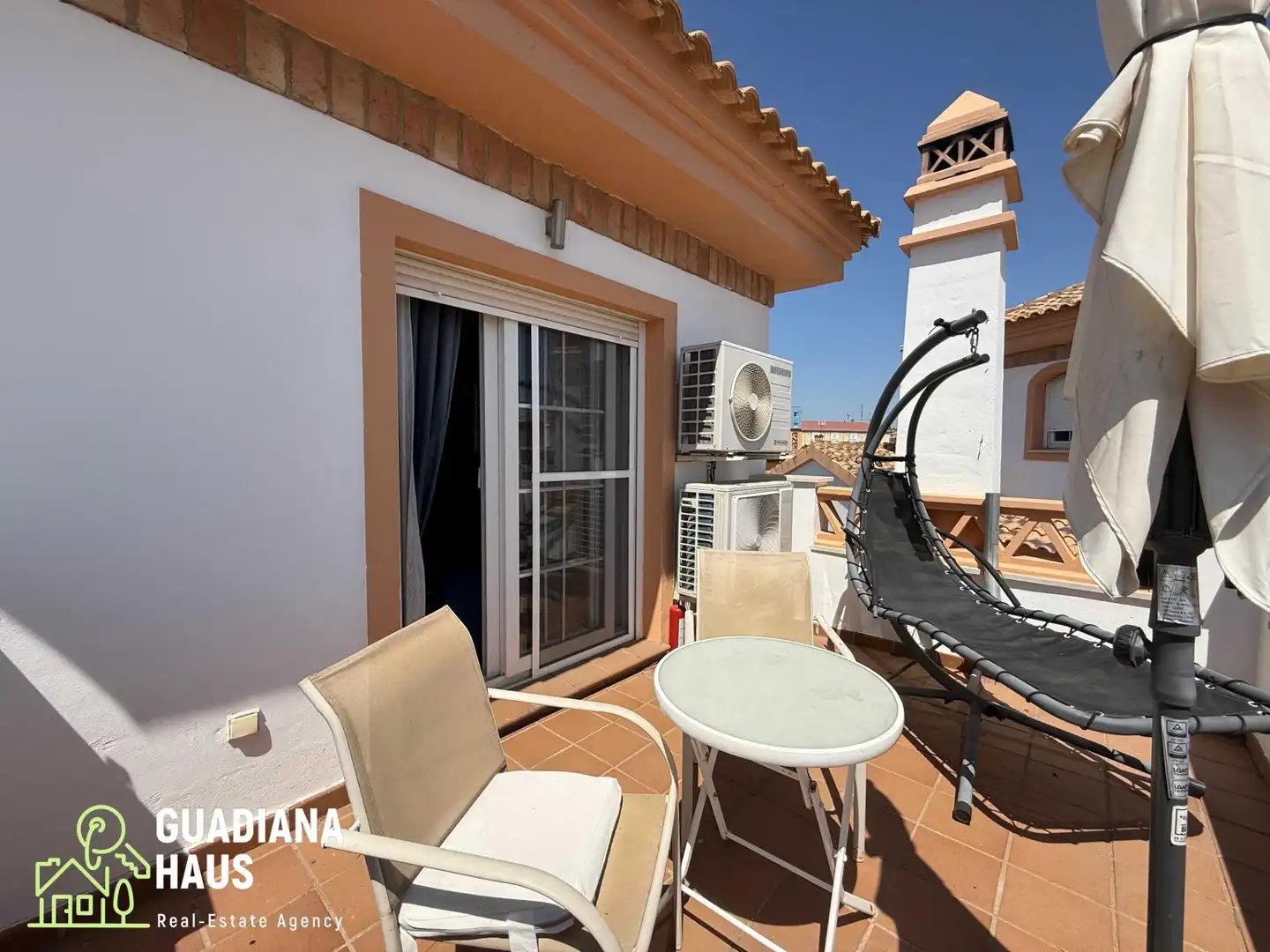 Terrassa de Casa adosada en venda en Ayamonte amb Aire condicionat, Calefacció i Jardí privat