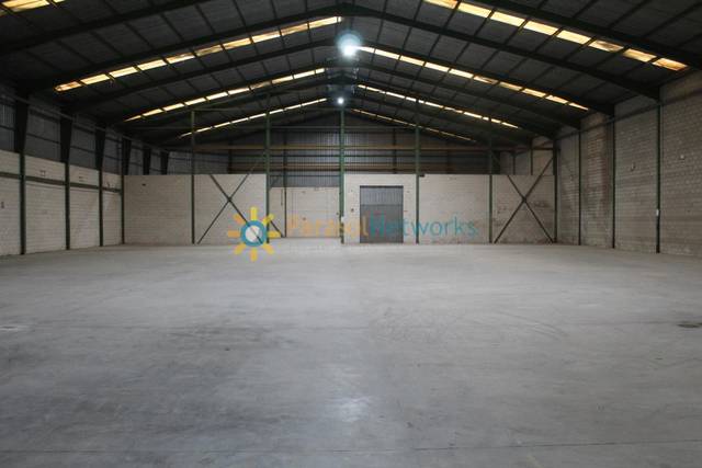 Nave industrial en Alquiler en Oliva Playa