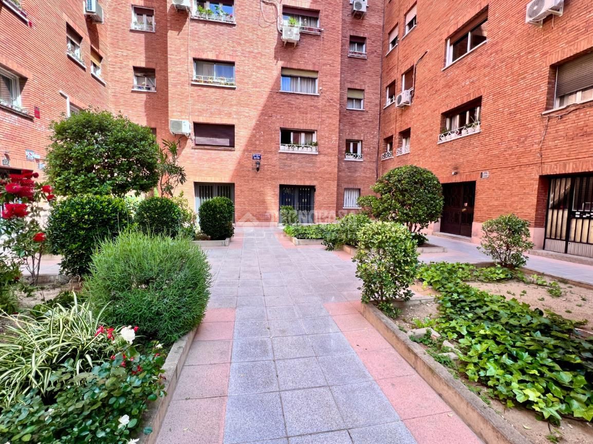 Vista exterior de Piso en venta en  Madrid Capital