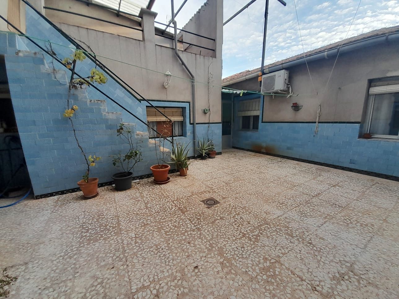 Vista exterior de Casa o xalet en venda en Puertollano amb Aire condicionat, Terrassa i Traster