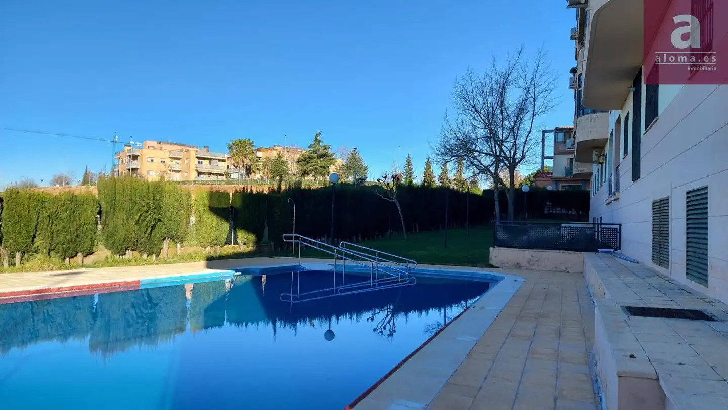 Swimming pool of Flat for rent in Cáceres  with Heating, Terrace and Furnished